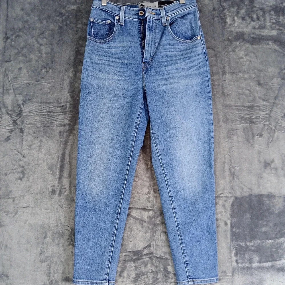 Levi's‎ SilverTab Jeans Womens 27x26 Light Wash Blue Mom Fit High Rise Tapered
